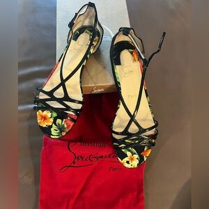 Christian Louboutin OLYDIA FLAT PATENT/CALF
HAWAII,black ,size 38